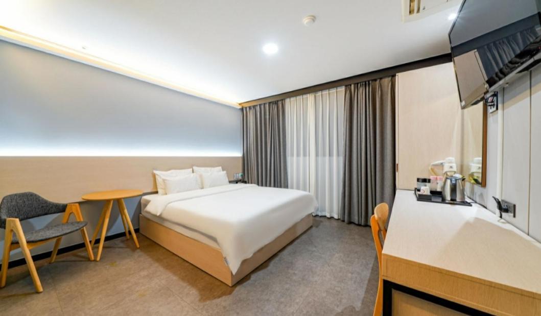 Hotel The May Пусан Екстер'єр фото